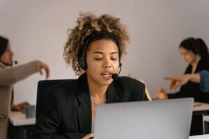 força da comunidade no atendimento empresarial